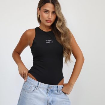 בגד גוף MIU – הלוק המנצח של הקיץ ☀️
מחטב, נעים, ומהמם ברמות שלא צריך להסביר 💣
בשחור או בלבן – הבחירה שלך, המחמאות עלינו.
זמין עכשיו באתר שלנו >>

#בגד_גוף #סטייל_נשי #קולקציה_חדשה #52fiftytwo #שופינג_אונליין #הכי_שיק #קנייה_מהירה #מה_הבנות_לובשות #musthave #summerstyle