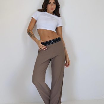 הכי נעים, הכי שיק, הכי את! 🤍🖤🤎
הכירי את המכנס שיכניס אותך לסטייל בלי לוותר על נוחות –
גזרה גבוהה מחטבת, בד רך ונעים בטירוף, ומותג שמדבר יוגה אבל נראה לוק ליום-יום.

💥 שלושה צבעים מושלמים – כל אחת והוייב שלה.
זמין עכשיו באתר >> תוך 72 שעות אצלך בסטייל!

📦 משלוחים מהירים | 💳 תשלום מאובטח | 🖤 שירות אישי

#52fiftytwo #מכנסיים_נוחות #סטייל_בלי_מאמץ #קולקציה_חדשה
#אופנה_ישראלית #מראה_נקי #lookbook #israelfashion
#onlineshopping #alo #casualstyle #fashioninspo