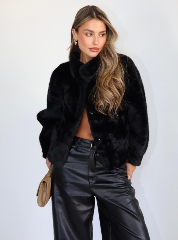 ג'קט פרווה Asia