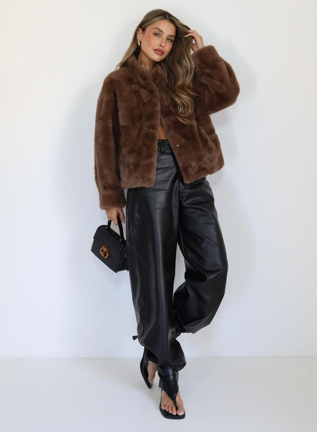 ג'קט פרווה Asia