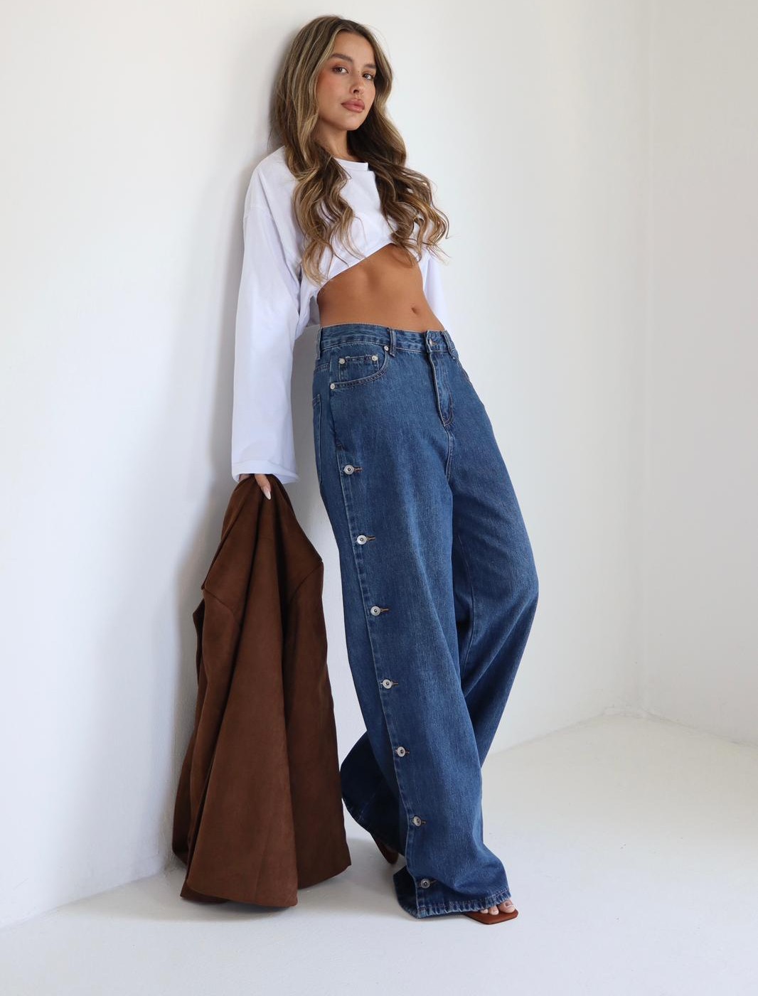 ג׳ינס Osi כחול רחב עם כפתורים בצדדים מבית 52fiftytwo