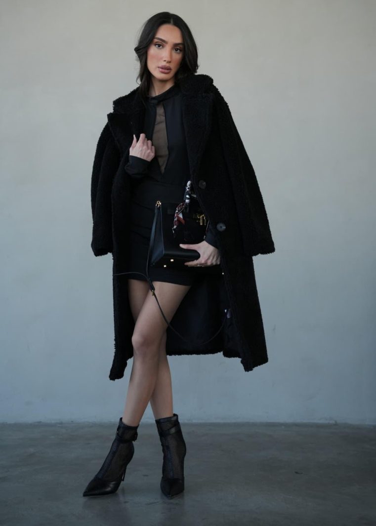 מעיל טד פרווה ארוך לנשים בגזרה מחמיאה