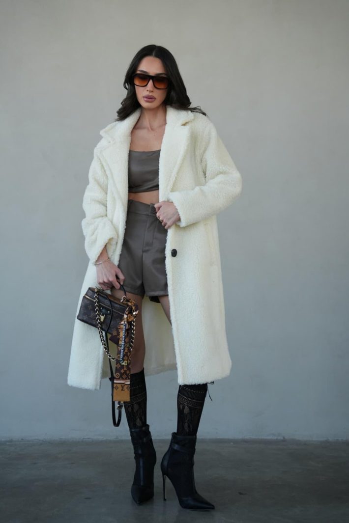 מעיל טד פרווה ארוך לנשים בגזרה מחמיאה