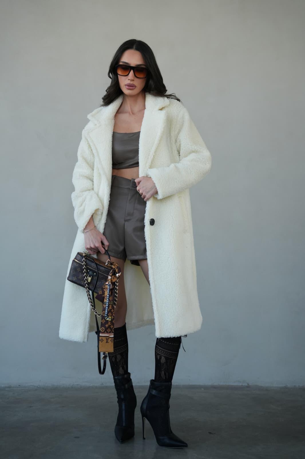 מעיל טד פרווה ארוך לנשים בגזרה מחמיאה