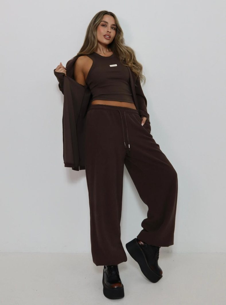 חליפת Nova עם טופ קרופ, קרדיגן ומכנס ארוך רחב לנשים