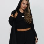 חליפת Nova עם טופ קרופ, קרדיגן ומכנס ארוך רחב לנשים