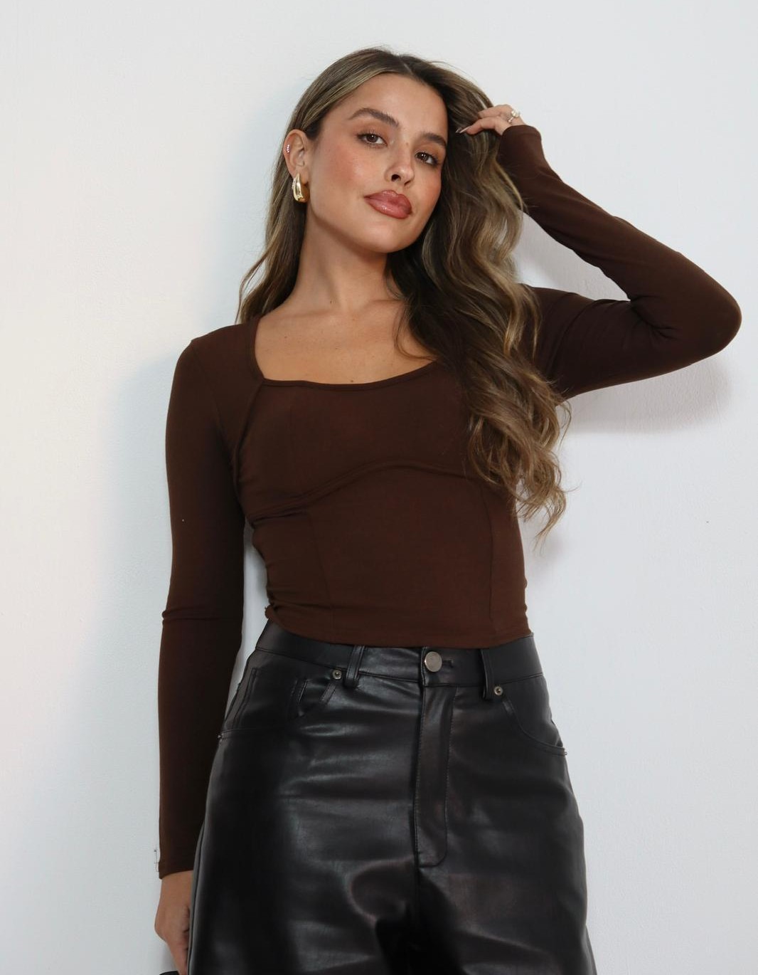 חולצת Lis – חולצת גב פתוח לנשים