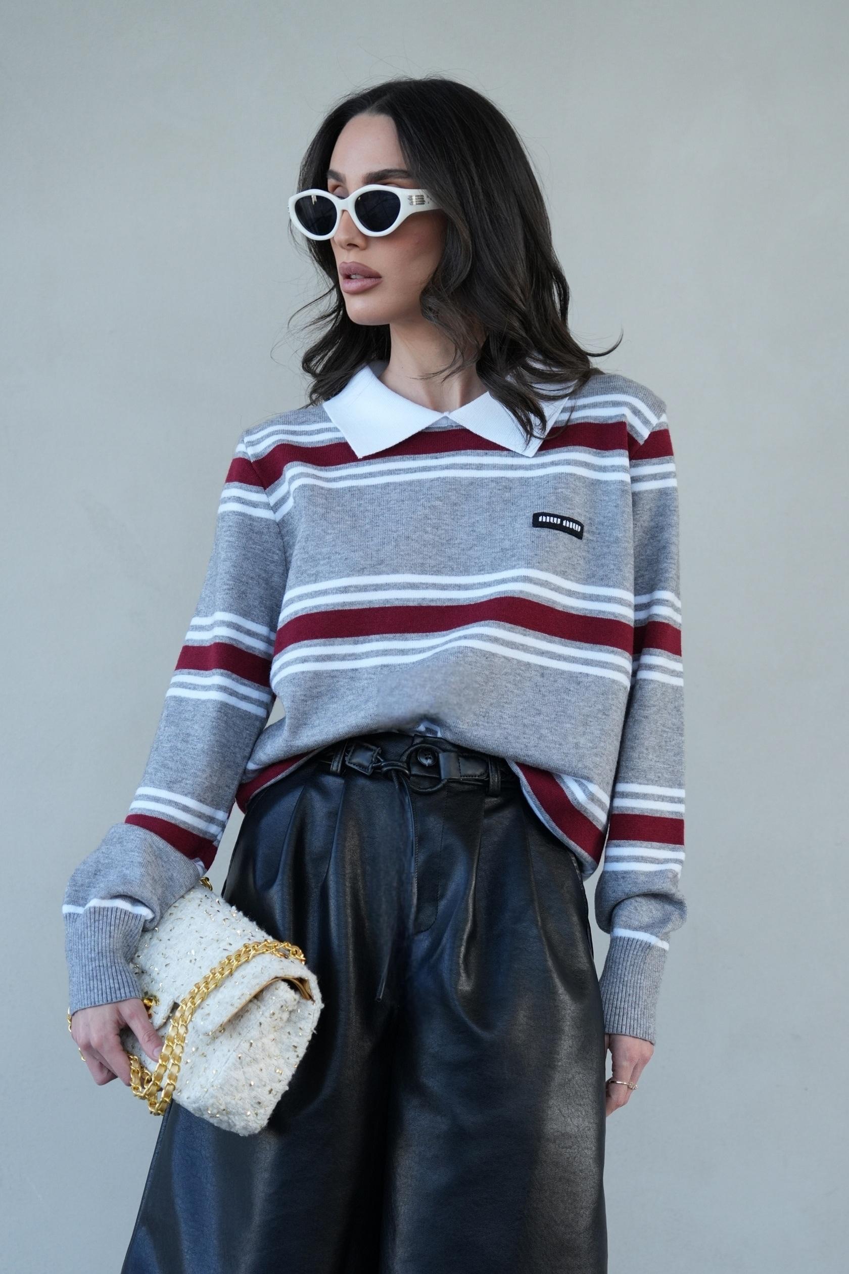 חולצת פסים עם צווארון לנשים