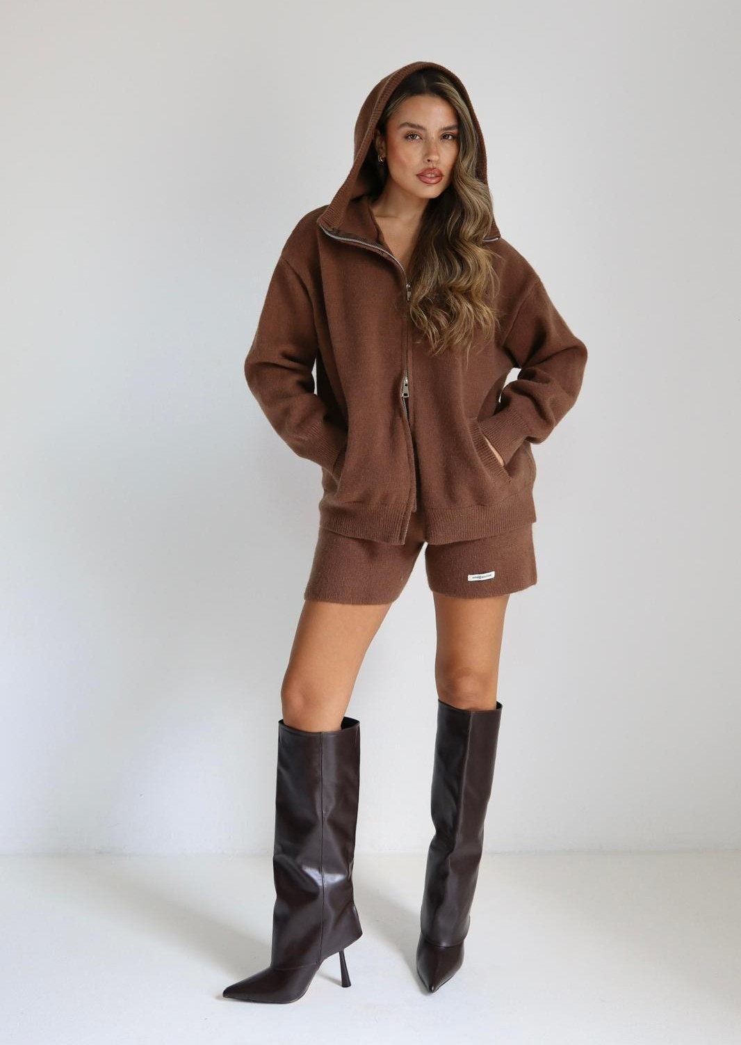 חליפת Ahava – סט קפוצ’ון סריג עם שורט